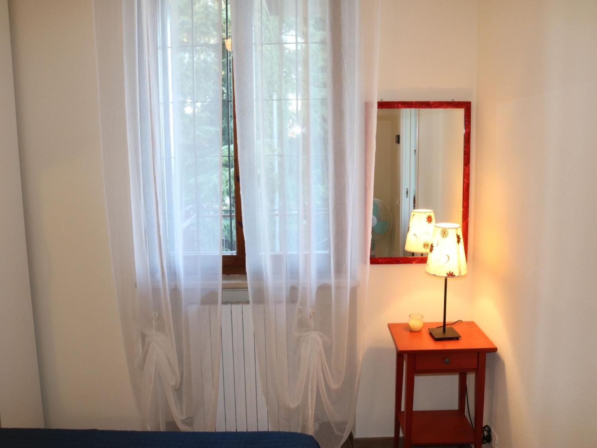 Enticing Holiday Home In Lazise With Swimming Pool Екстериор снимка