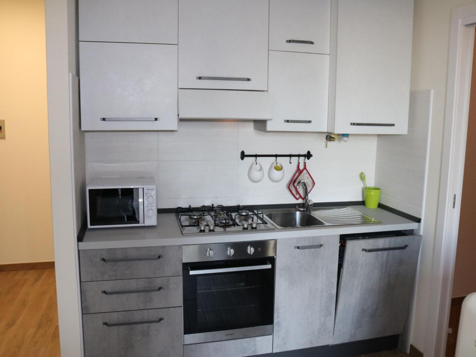 Enticing Holiday Home In Lazise With Swimming Pool Екстериор снимка