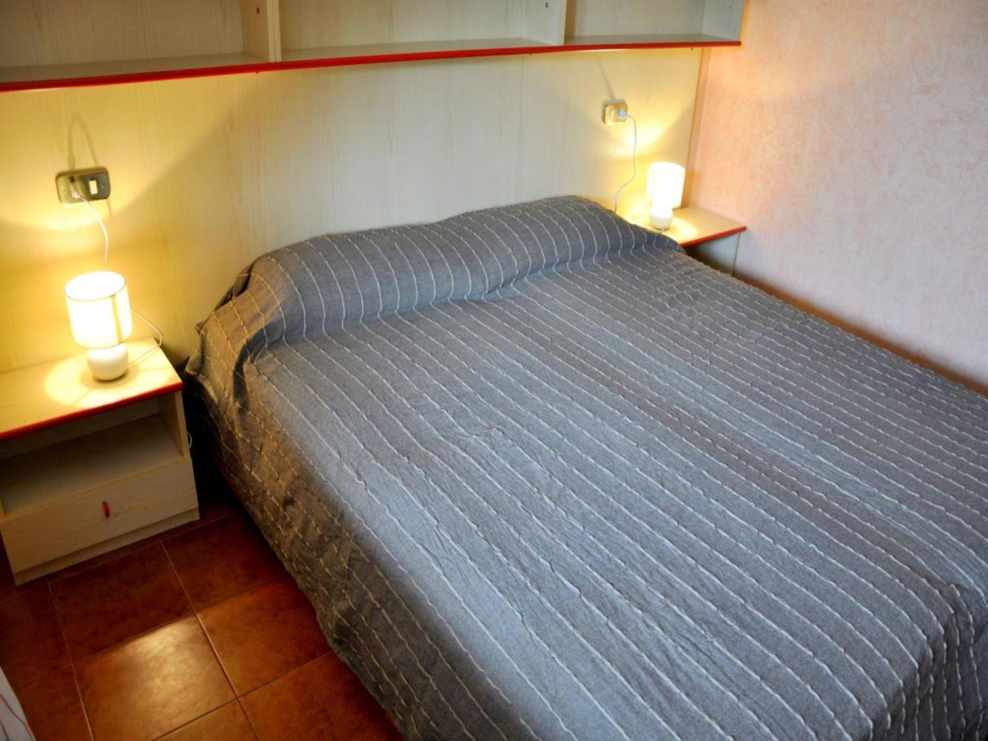 Enticing Holiday Home In Lazise With Swimming Pool Екстериор снимка