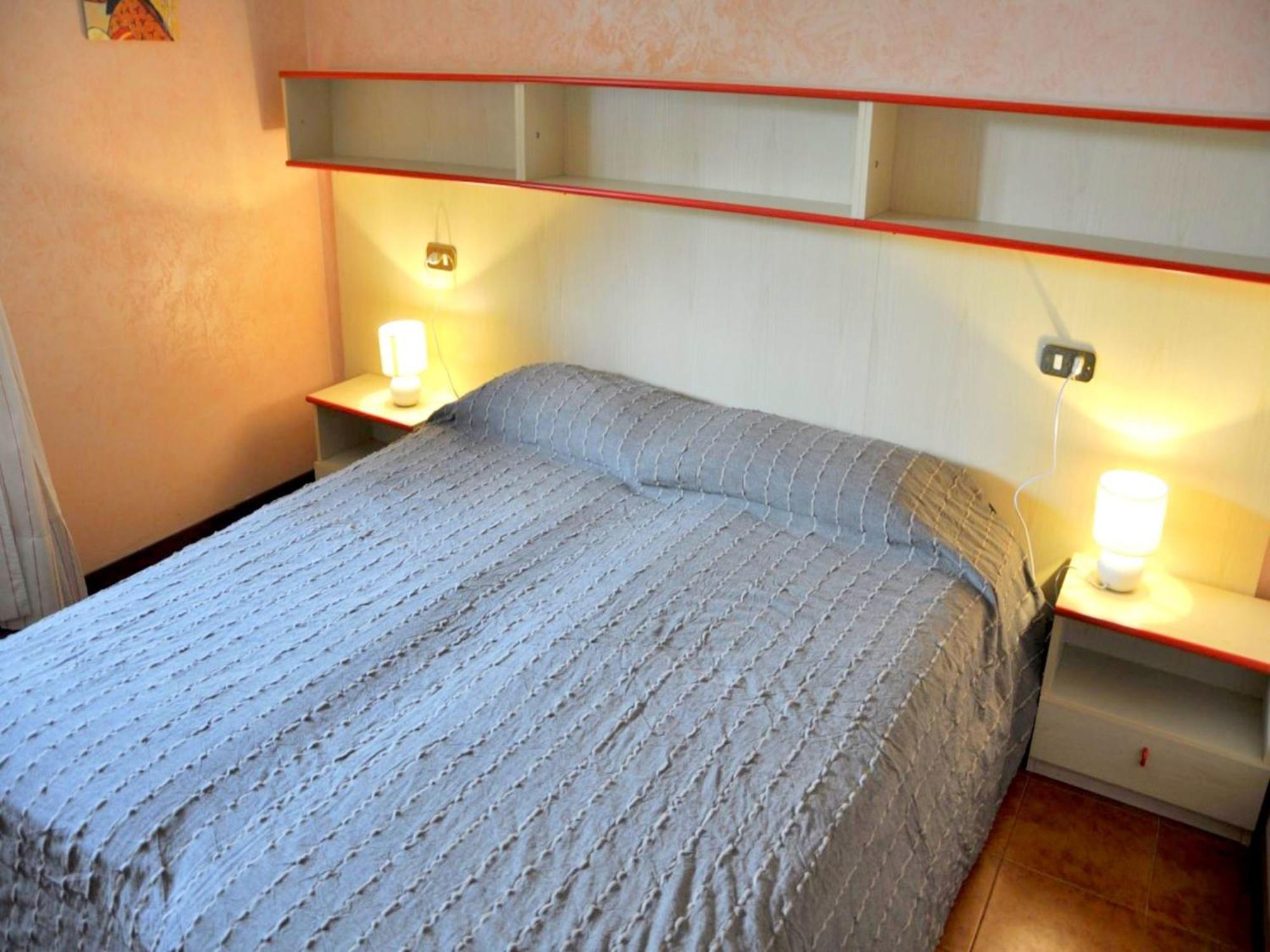 Enticing Holiday Home In Lazise With Swimming Pool Екстериор снимка